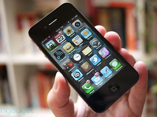 iPhone 4质量遭质疑 左手使用信号出问题 